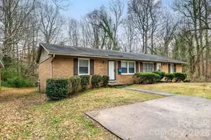 4715 Highlake Dr, Charlotte, NC 28215 - Photo 5