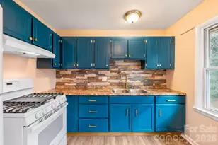 4715 Highlake Dr, Charlotte, NC 28215 - Photo 15