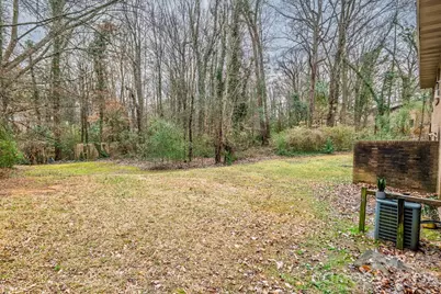 4715 Highlake Drive, Charlotte, NC 28215 - Photo 9