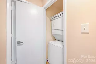 4715 Highlake Dr, Charlotte, NC 28215 - Photo 23