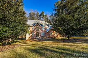 105 Boyd Dr, Flat Rock, NC 28731 - Photo 1