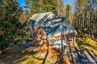 105 Boyd Dr, Flat Rock, NC 28731 - Photo 3