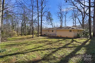 138 Kingsway Cir, Charlotte, NC 28214 - Photo 45