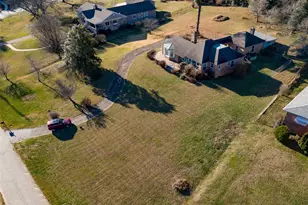 21 Edgewater Ln, Asheville, NC 28804 - Photo 3