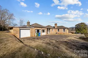 21 Edgewater Ln, Asheville, NC 28804 - Photo 11