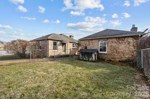 21 Edgewater Ln, Asheville, NC 28804 - Photo 17