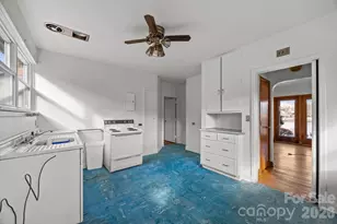 21 Edgewater Ln, Asheville, NC 28804 - Photo 37