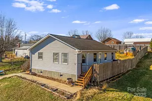 3 Elizabeth St, Canton, NC 28716 - Photo 1