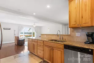 6294 Southlake Dr, Hickory, NC 28601 - Photo 7