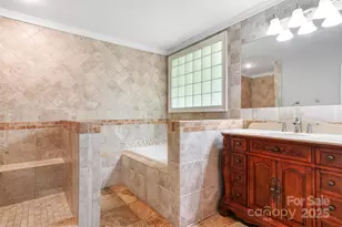 6294 Southlake Dr, Hickory, NC 28601 - Photo 25