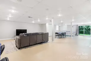 6294 Southlake Dr, Hickory, NC 28601 - Photo 35