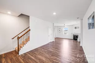 7411 Foxgate Cir, Charlotte, NC 28215 - Photo 9