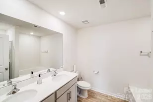 7411 Foxgate Cir, Charlotte, NC 28215 - Photo 19