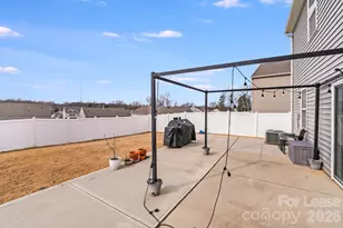 7411 Foxgate Cir, Charlotte, NC 28215 - Photo 25