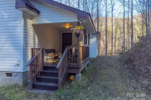 109 Hog Cove Rd, Sylva, NC 28779 - Photo 5