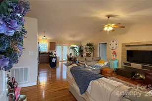 1140 Stephenson Ct, Lenoir, NC 28645 - Photo 9