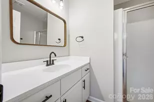1605 Abbey Cir, Asheville, NC 28805 - Photo 25
