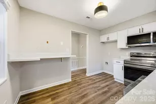 1605 Abbey Cir, Asheville, NC 28805 - Photo 9