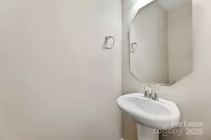 8562 River Ridge Dr, Charlotte, NC 28213 - Photo 11