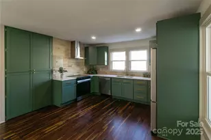 137 N Magnolia St, Mooresville, NC 28115 - Photo 3