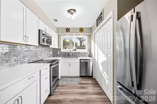 911 Sardis Cove Dr, Charlotte, NC 28270 - Photo 7