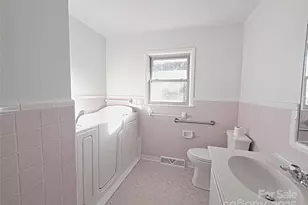 1303 Hunt St, Shelby, NC 28152 - Photo 7