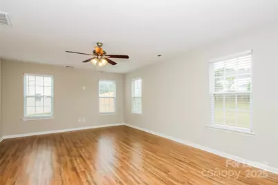 609 Castlefin Court, Statesville, NC 28625 - Photo 7