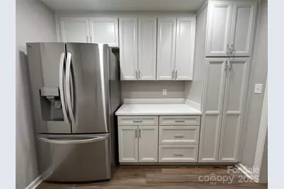 4739 Hedgemore Drive #T, Charlotte, NC 28209 - Photo 3