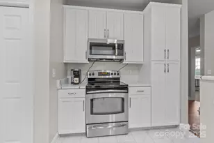 2904 Autumn Harvest Ln, Charlotte, NC 28269 - Photo 15