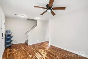 3855 Glenlea Commons Dr, Charlotte, NC 28216 - Photo 5