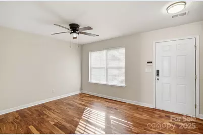 3855 Glenlea Commons Drive, Charlotte, NC 28216 - Photo 7