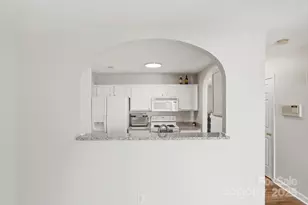 3855 Glenlea Commons Dr, Charlotte, NC 28216 - Photo 13