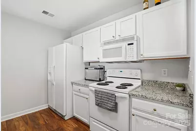 3855 Glenlea Commons Drive, Charlotte, NC 28216 - Photo 9