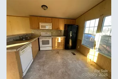 200 Rolling Oaks Drive, Hendersonville, NC 28791 - Photo 5