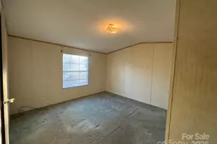 200 Rolling Oaks Dr, Hendersonville, NC 28791 - Photo 9