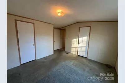 200 Rolling Oaks Drive, Hendersonville, NC 28791 - Photo 7