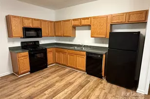 7041 Somerset Springs Dr, Charlotte, NC 28262 - Photo 5