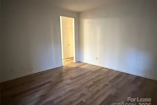 7041 Somerset Springs Dr, Charlotte, NC 28262 - Photo 9