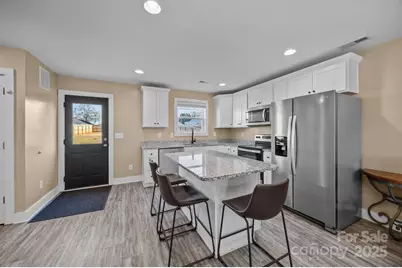 701 3rd Street SE, Conover, NC 28613 - Photo 9