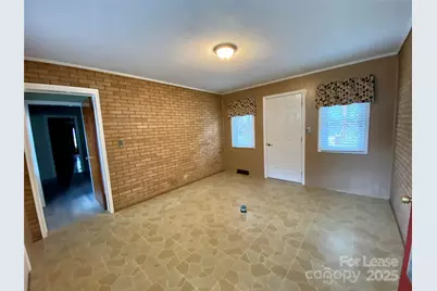1402 W Mauney Avenue, Gastonia, NC 28052 - Photo 11