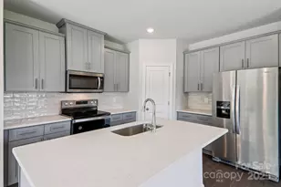 8120 Hidden Spgs Trl, Charlotte, NC 28216 - Photo 7