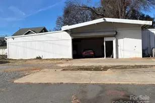 700 Tuckaseege Rd, Mount Holly, NC 28120 - Photo 1