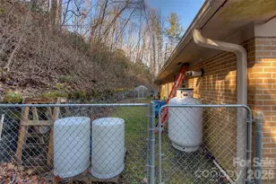 583 Deer Park Lake Rd, Spruce Pine, NC 28777 - Photo 23