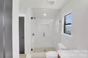 313 E Peterson Dr, Charlotte, NC 28217 - Photo 41