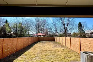 313 E Peterson Dr, Charlotte, NC 28217 - Photo 3