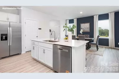 13137 Bristlehead Way, Charlotte, NC 28215 - Photo 3