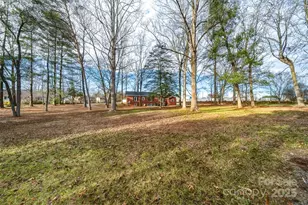 2048 Quiet Ln, Hickory, NC 28602 - Photo 31