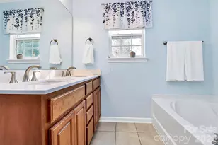 9106 Dogwood Ridge Dr, Charlotte, NC 28227 - Photo 23