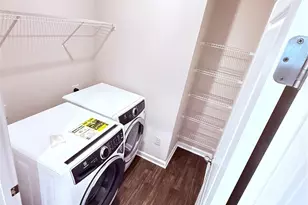 5126 Idared Ct, Charlotte, NC 28215 - Photo 9