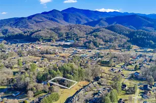 139 Church St, Burnsville, NC 28714 - Photo 1